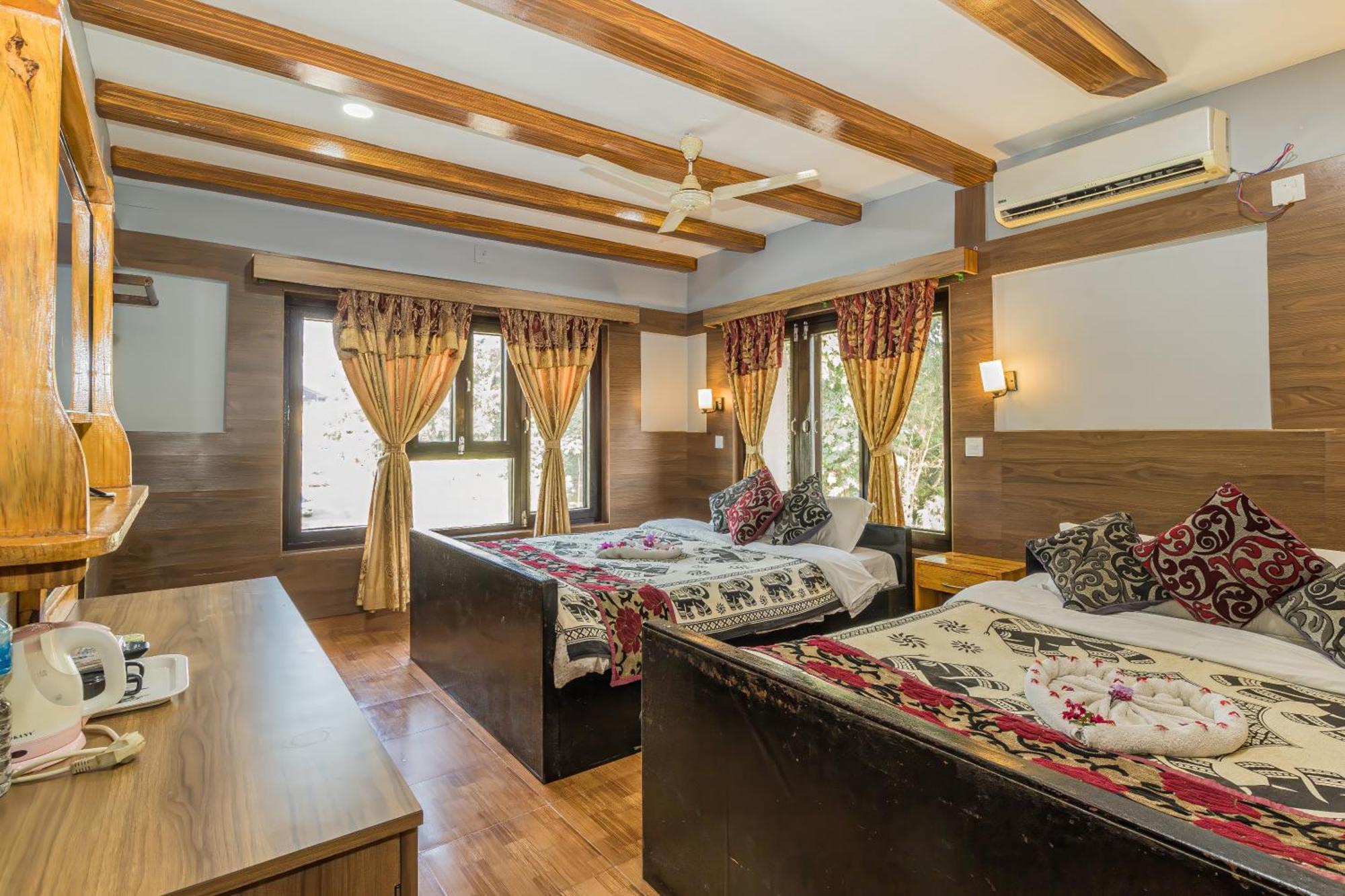 Hotel Riverside With Swimming Pool Sauraha Exteriér fotografie